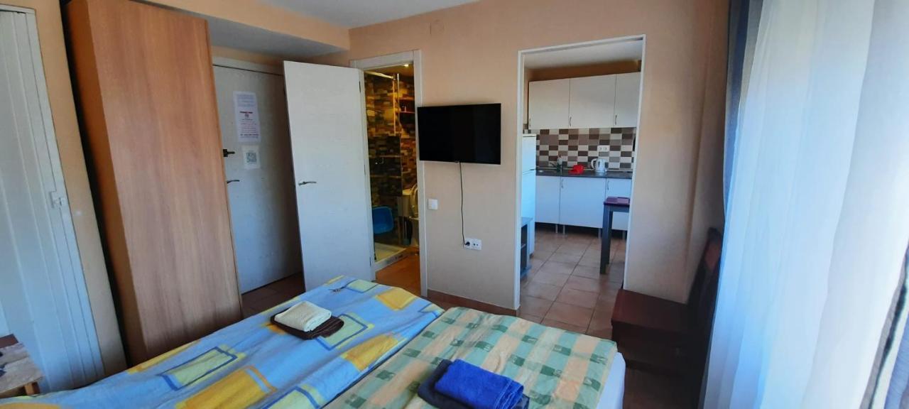 Apartamentos con patio Alicante Esterno foto